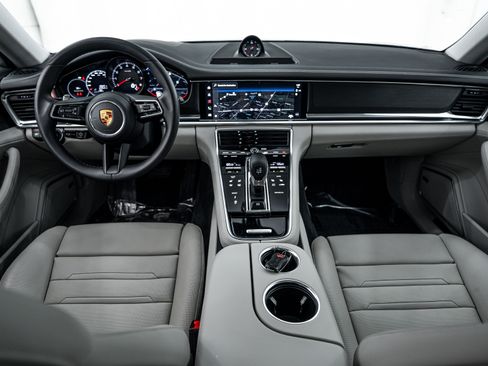 Certified 2022 Porsche Panamera 4 Platinum Edition image 14
