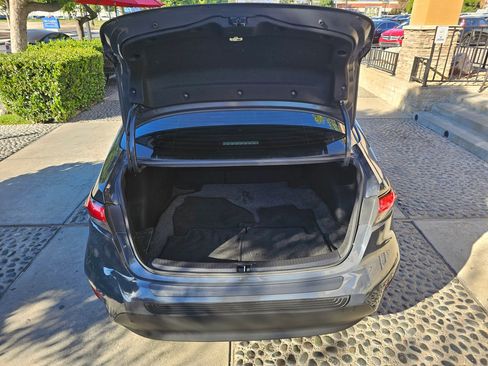 Used 2023 Toyota Corolla LE image 27