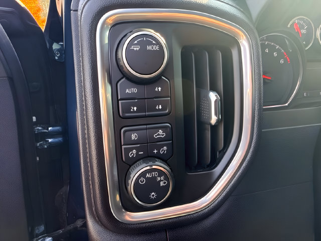 Used 2020 Chevrolet Silverado 1500 LT Trail Boss AWD/4WD image 17