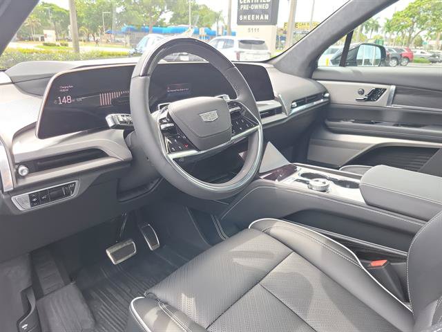 Certified 2026 Cadillac Vistiq Platinum w/ LPO, Floor Liner Package AWD/4WD image 16