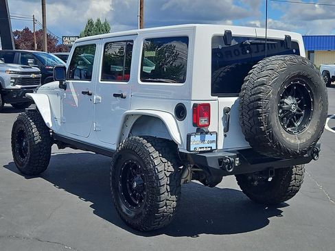 Used 2014 Jeep Wrangler Unlimited Rubicon w/ Max Tow Package AWD/4WD image 4