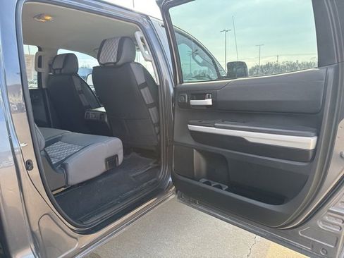 Used 2018 Toyota Tundra SR5 w/ TRD Off Road Package image 20