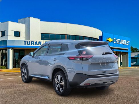 Used 2023 Nissan Rogue SL w/ SL Premium Package FWD image 3