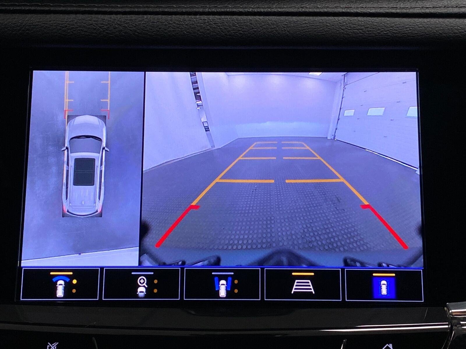 Used 2023 Cadillac XT6 Sport w/ Technology Package AWD/4WD image 27