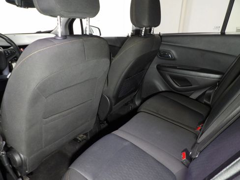 Used 2020 Chevrolet Trax LS w/ Tint and Cruise Package AWD/4WD image 9