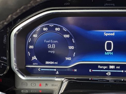 Used 2024 Chevrolet Silverado 2500 LT w/ Convenience Package image 18