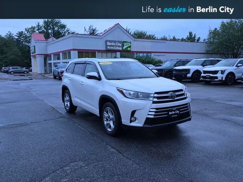 Used 2017 Toyota Highlander Limited AWD/4WD image 1