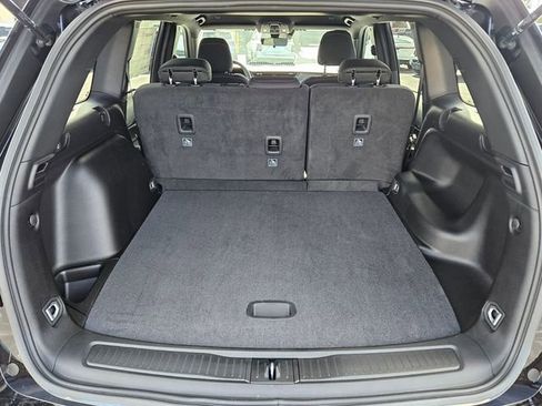 New 2025 Jeep Grand Cherokee Laredo RWD image 10