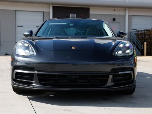 Used 2020 Porsche Panamera image 22