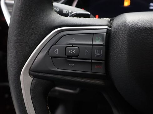 Used 2023 Jeep Grand Cherokee Altitude image 28