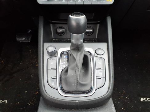 Certified 2022 Hyundai Kona Limited w/ Cargo Package image 18