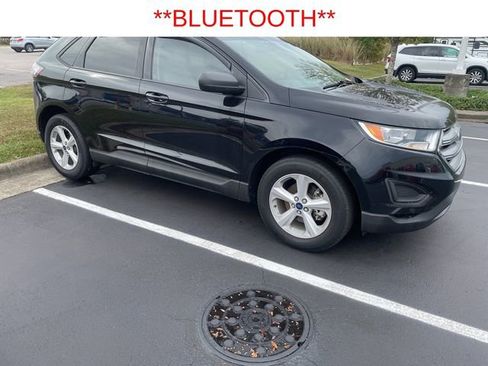 Used 2017 Ford Edge SE image 3