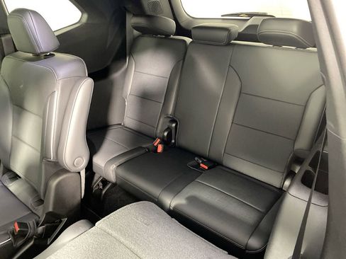 Used 2026 Buick Enclave Preferred w/ Power Package image 24