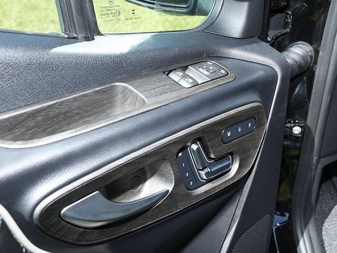 Used 2023 Mercedes-Benz Sprinter 3500 image 13