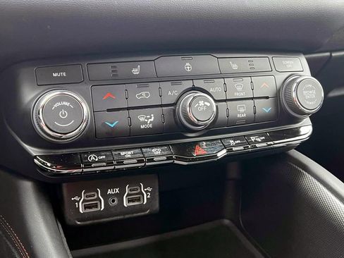 Certified 2025 Dodge Durango GT AWD/4WD image 27