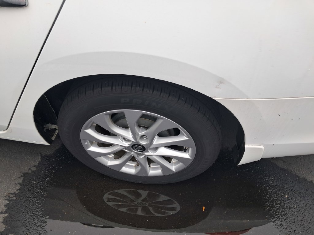 Used 2016 Nissan Sentra SV w/ Style Package FWD image 9