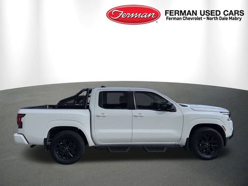 Used 2023 Nissan Frontier SV w/ Midnight Edition Package image 5