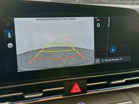 Used 2024 Hyundai Elantra SEL image 23