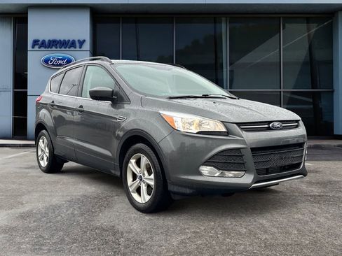 Used 2015 Ford Escape SE w/ Equipment Group 201A image 3