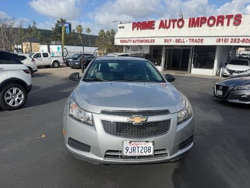 Used 2014 Chevrolet Cruze LS image 2