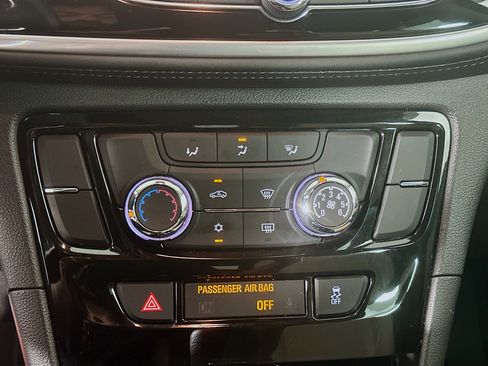 Used 2020 Buick Encore Preferred w/ Safety Package FWD image 23
