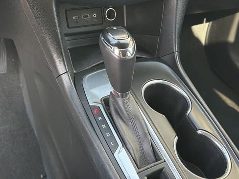 Used 2019 Chevrolet Equinox LT FWD image 32