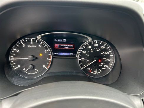 Used 2018 Nissan Pathfinder Platinum image 32