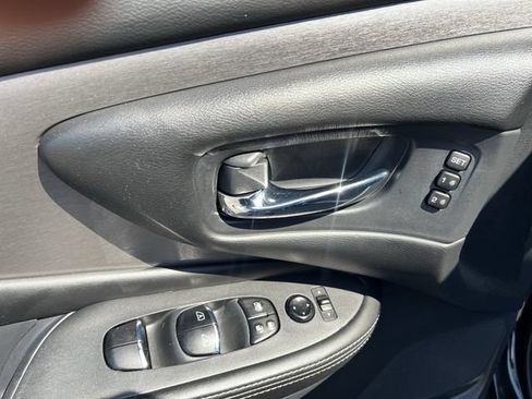 Used 2023 Nissan Murano SL w/ SL Moonroof Package FWD image 11