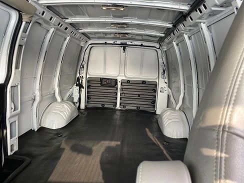 Used 2024 GMC Savana 2500 Extended w/ Driver Convenience Package image 15
