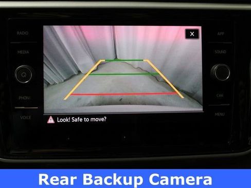 Used 2023 Volkswagen Atlas SE w/ Panoramic Sunroof Package image 4