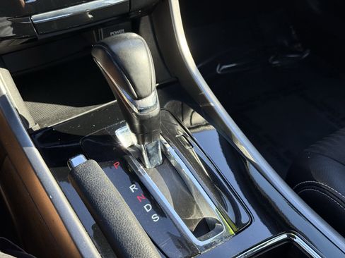 Used 2017 Honda Accord Sport image 29