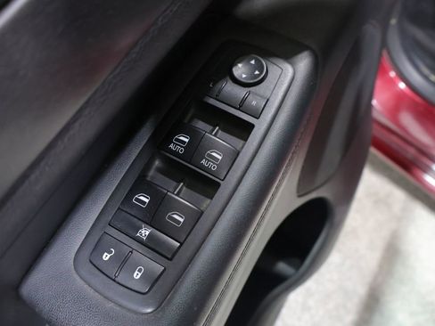 Used 2018 Jeep Grand Cherokee Altitude AWD/4WD image 13
