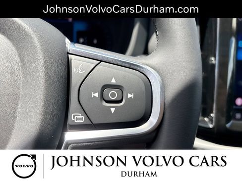 Used 2023 Volvo XC60 B5 Core w/ Climate Package AWD/4WD image 22