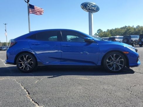 Used 2018 Honda Civic Sport image 2