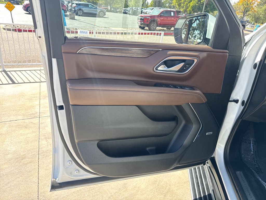 Used 2022 Chevrolet Tahoe High Country AWD/4WD image 15