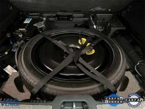 Used 2025 Volvo XC60 B5 Plus image 80