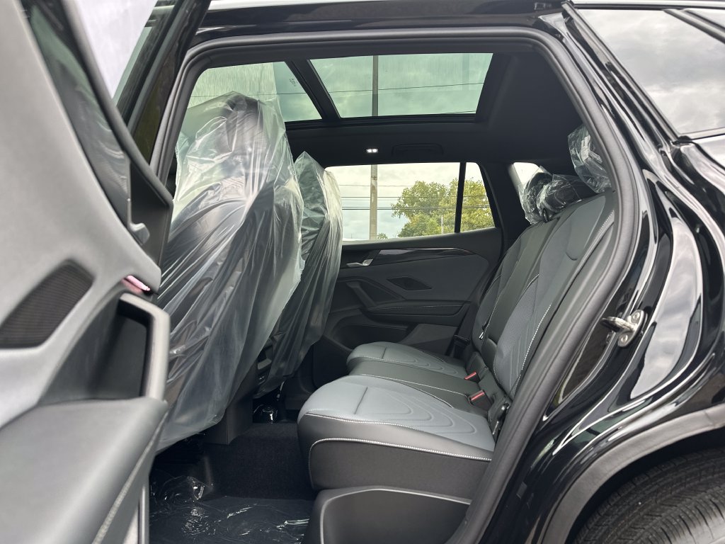 New 2026 Volkswagen Tiguan SE R-Line AWD/4WD image 18