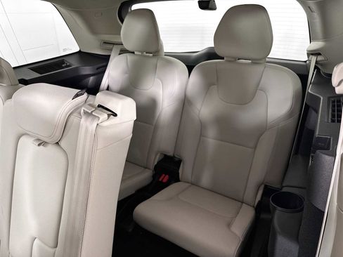 Used 2025 Volvo XC90 B5 Plus image 26