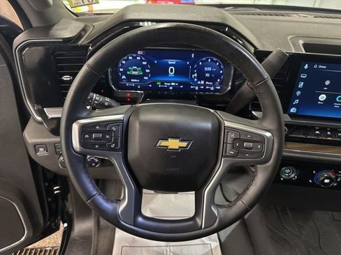 Used 2024 Chevrolet Silverado 1500 LT AWD/4WD image 12