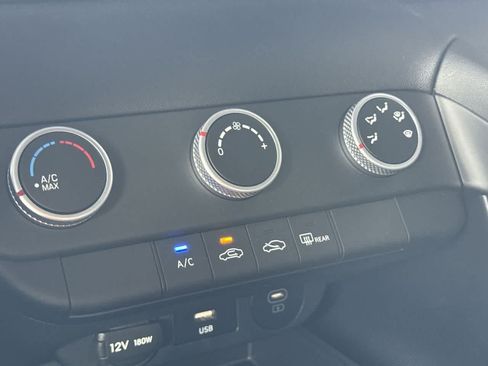 Used 2026 Hyundai Elantra SE FWD image 20