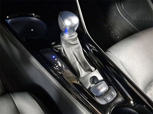 Used 2022 Toyota C-HR Limited image 30