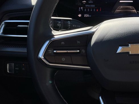 Used 2025 Chevrolet Traverse LT image 13