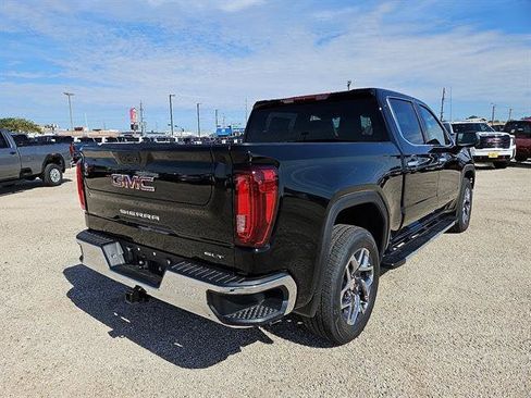 New 2026 GMC Sierra 1500 SLT image 5