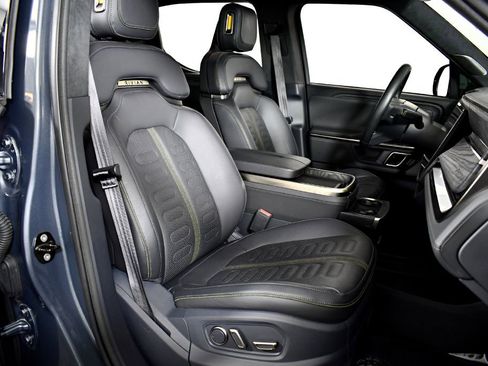 Used 2022 Rivian R1T Launch Edition image 21