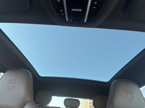 Used 2021 Porsche Cayenne Coupe image 30