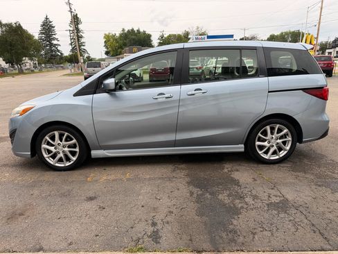 Used 2012 MAZDA MAZDA5 Touring w/ Moonroof & Audio Pkg FWD image 6