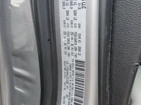 Used 2018 Dodge Durango SXT w/ 3rd Row Seating Group image 20