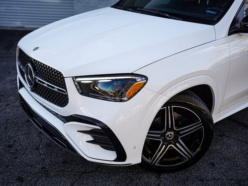 Used 2024 Mercedes-Benz GLE 450e 4MATIC image 2