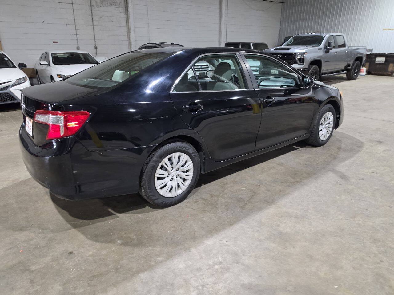 Used 2013 Toyota Camry FWD image 10