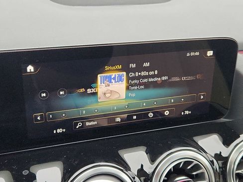 Used 2023 Mercedes-Benz GLA 250 4MATIC image 16